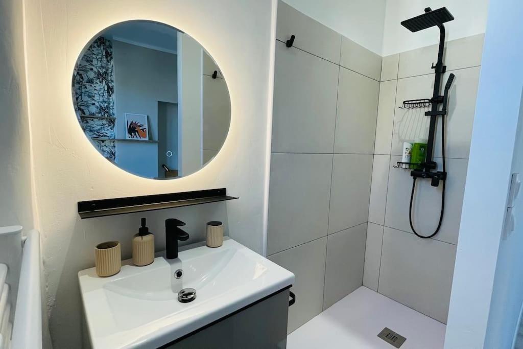 Appartement Renove Proche Du Parc De La Tete D'Or วีเลอร์บาน ภายนอก รูปภาพ