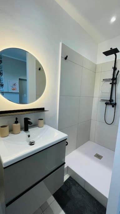Appartement Renove Proche Du Parc De La Tete D'Or วีเลอร์บาน ภายนอก รูปภาพ