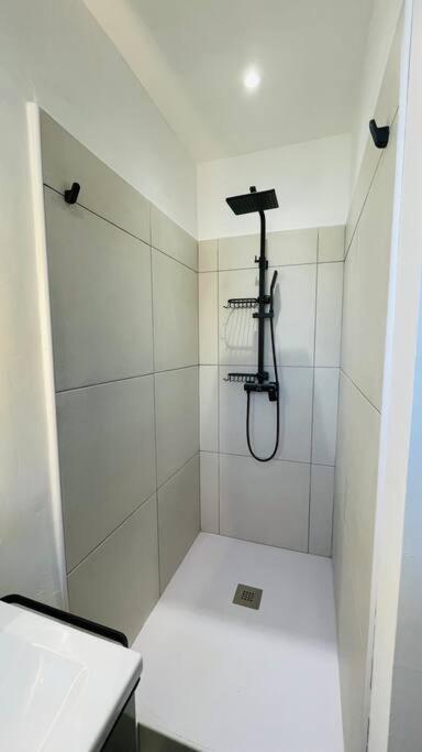 Appartement Renove Proche Du Parc De La Tete D'Or วีเลอร์บาน ภายนอก รูปภาพ